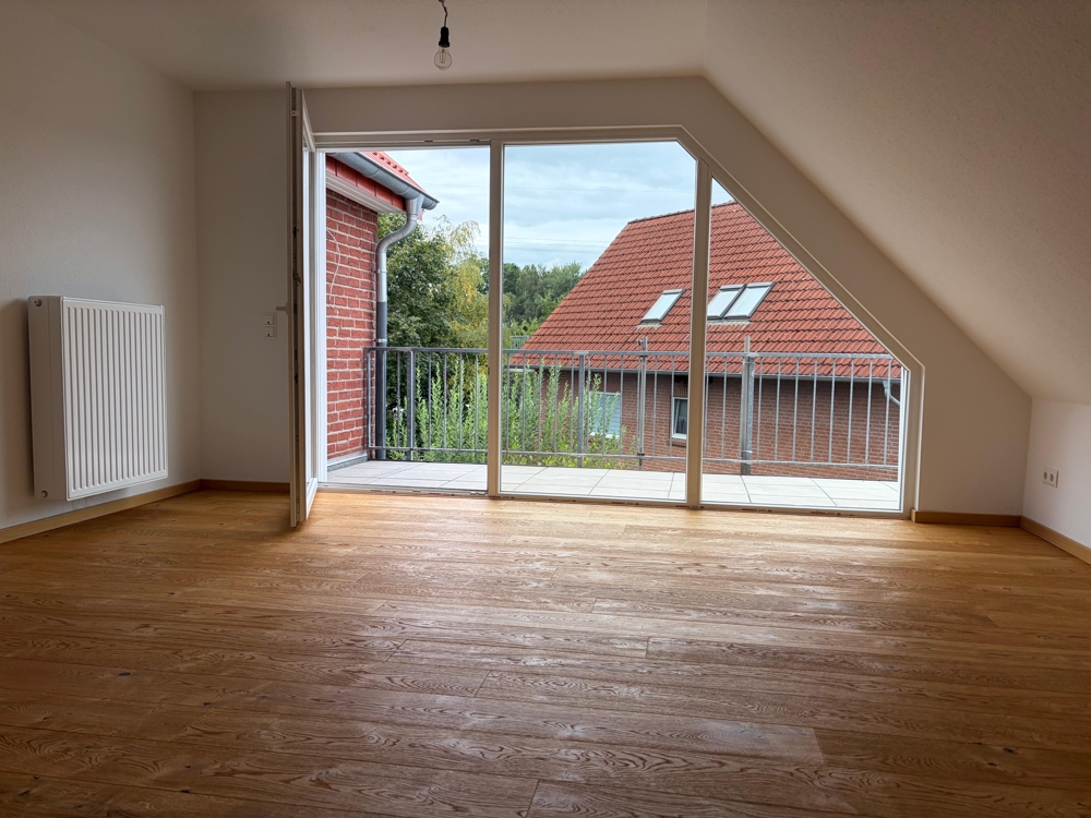 Alles NEU - Erstbezug nach Sanierung - Wohnzimmer