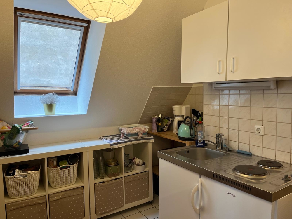 Dachgeschosswohnung in Stadtlage - Pantryküche