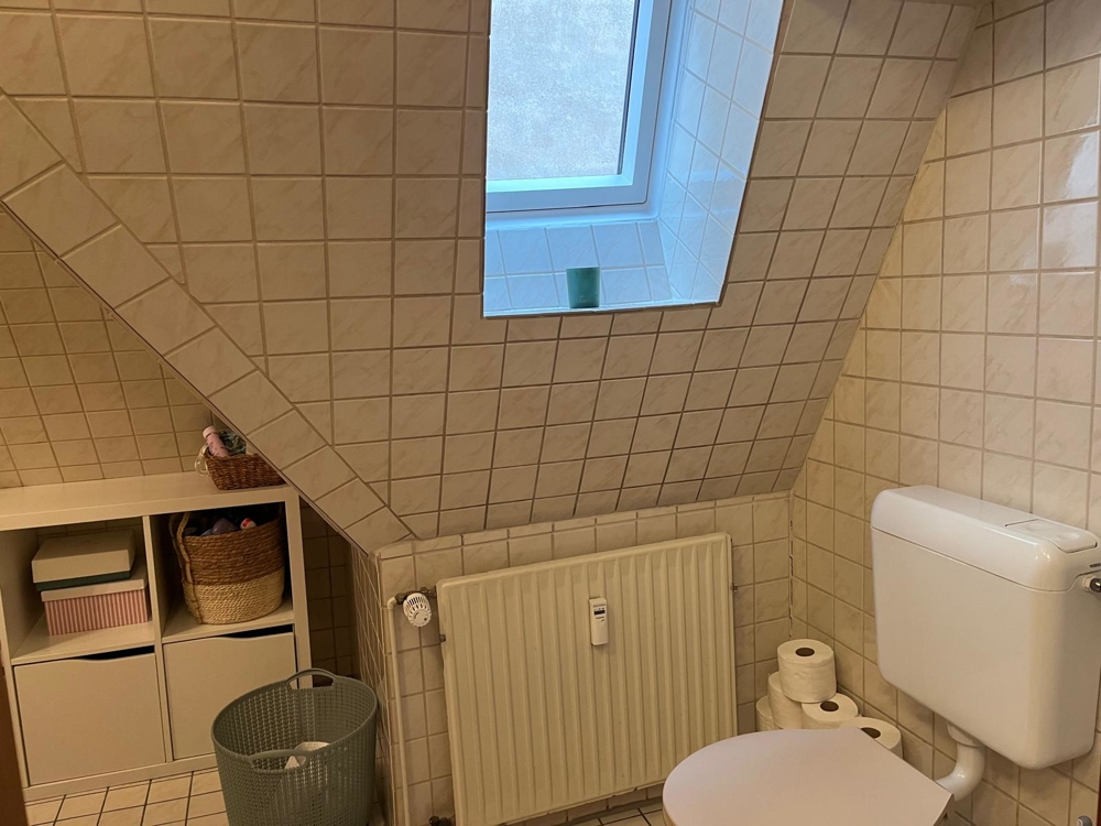 Dachgeschosswohnung in Stadtlage - Duschbad