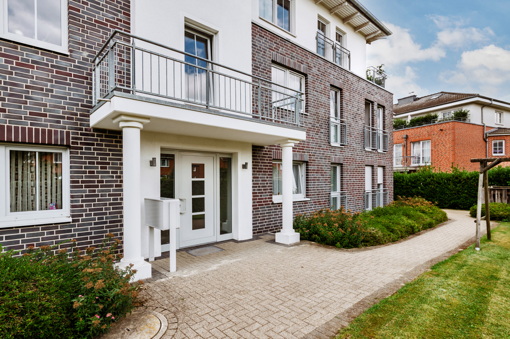 Licht, Platz und kurze Wege: 4-Zimmer-Wohnung in Oedeme - Hauseingang