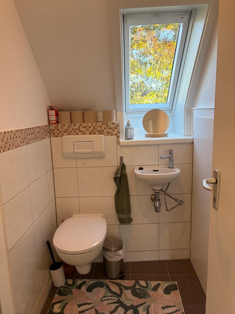 Familienfreundliches Einfamilienhaus - Getrenntes WC mit Fenster