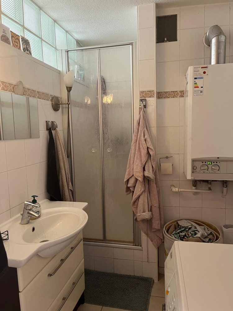 City-Altbau-Wohnung - Duschbad