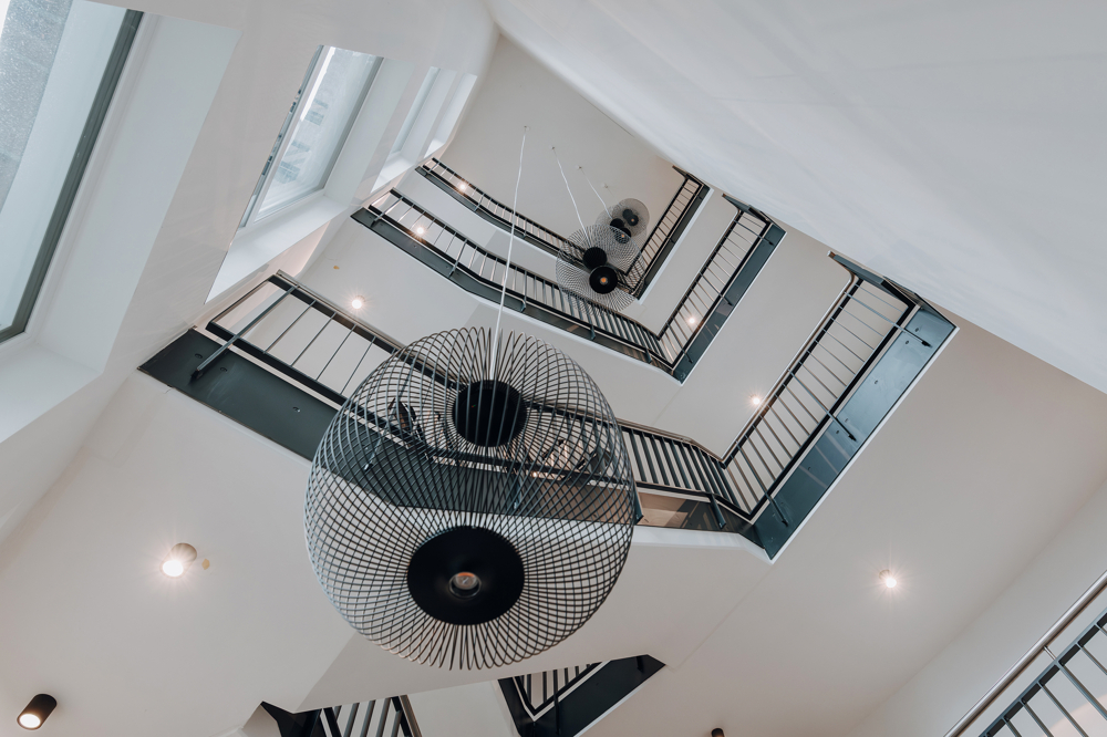 Luxuriöser Wohntraum über den Dächern von Lüneburg - Treppenhaus