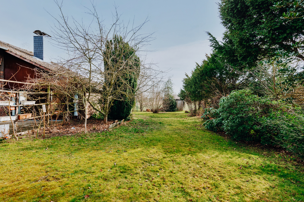 Festpreis - Großes Grundstück, Feldblick & Kamin – Einfamilienhaus in Scharnebeck! - Großer Garten
