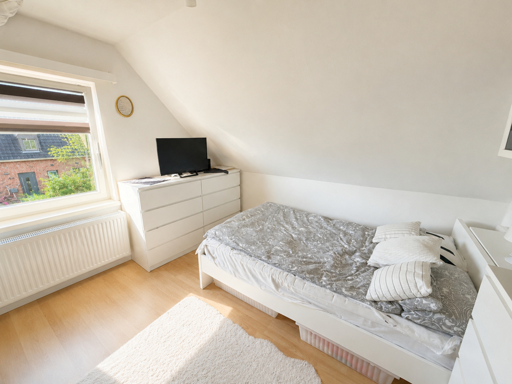 Rohdiamant in Reppenstedt: Haus mit 800 m² Traumgarten - Kinderzimmer