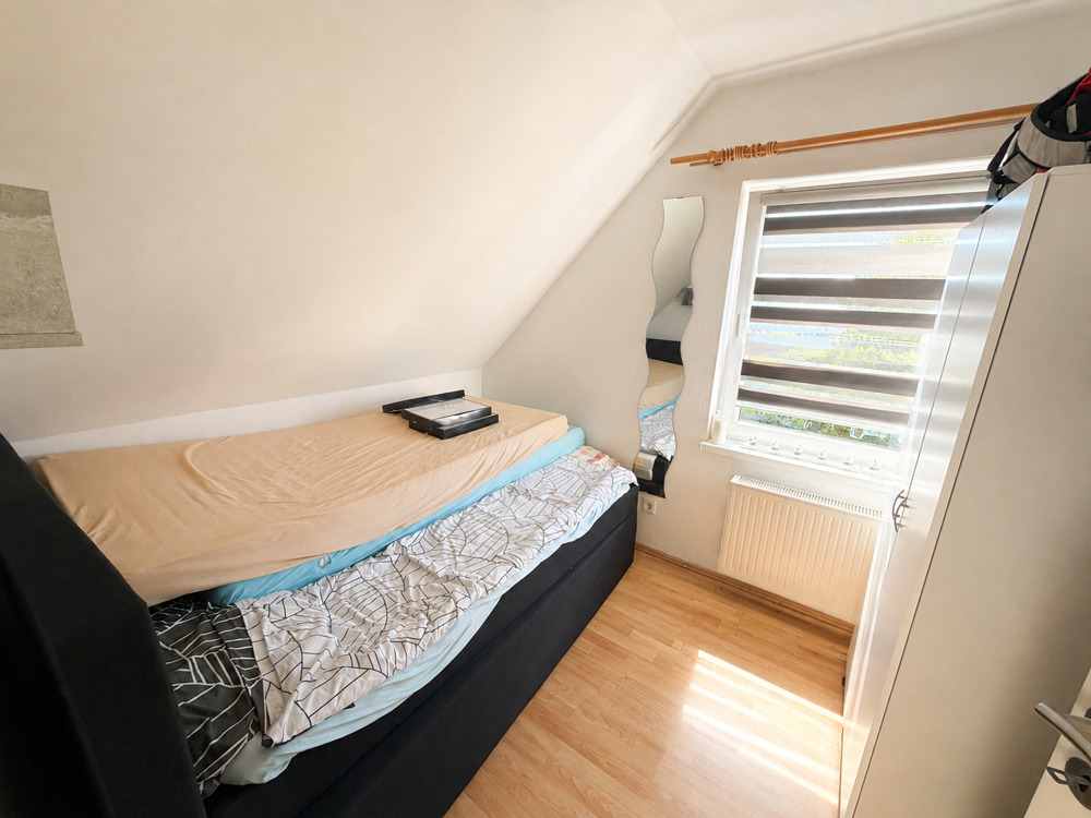 Rohdiamant in Reppenstedt: Haus mit 800 m² Traumgarten - Kinderzimmer