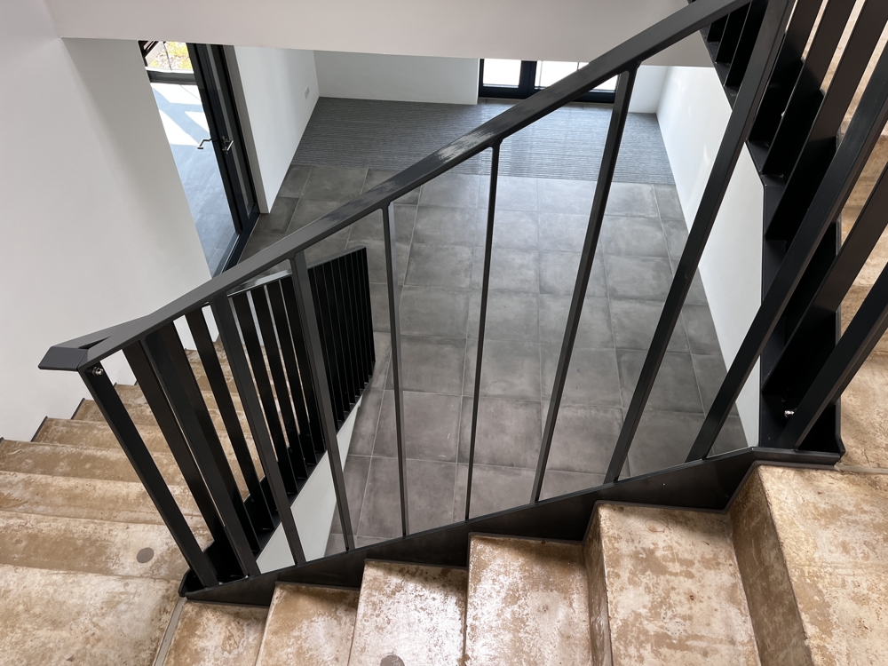 * Neubau Bürohaus in der Goseburg * - Treppe