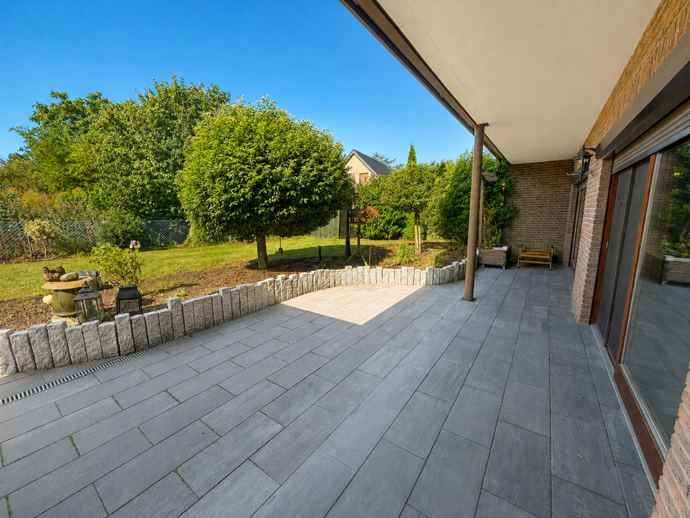 Ein Haus mit viel Platz! - Terrasse