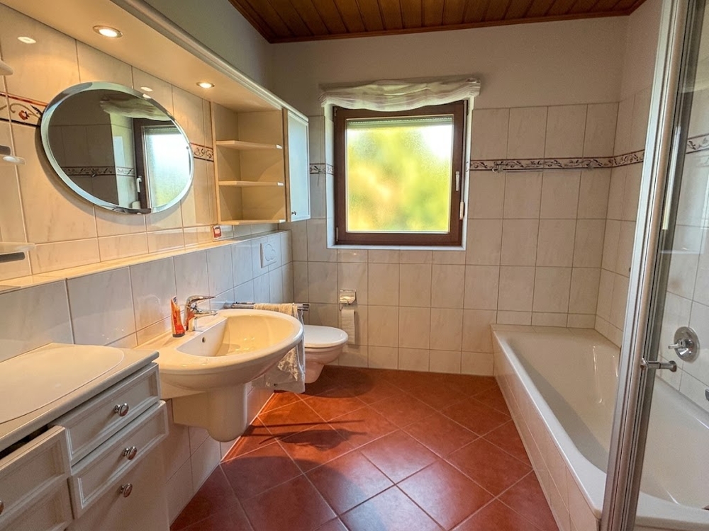 Ein Haus mit viel Platz! - Badezimmer