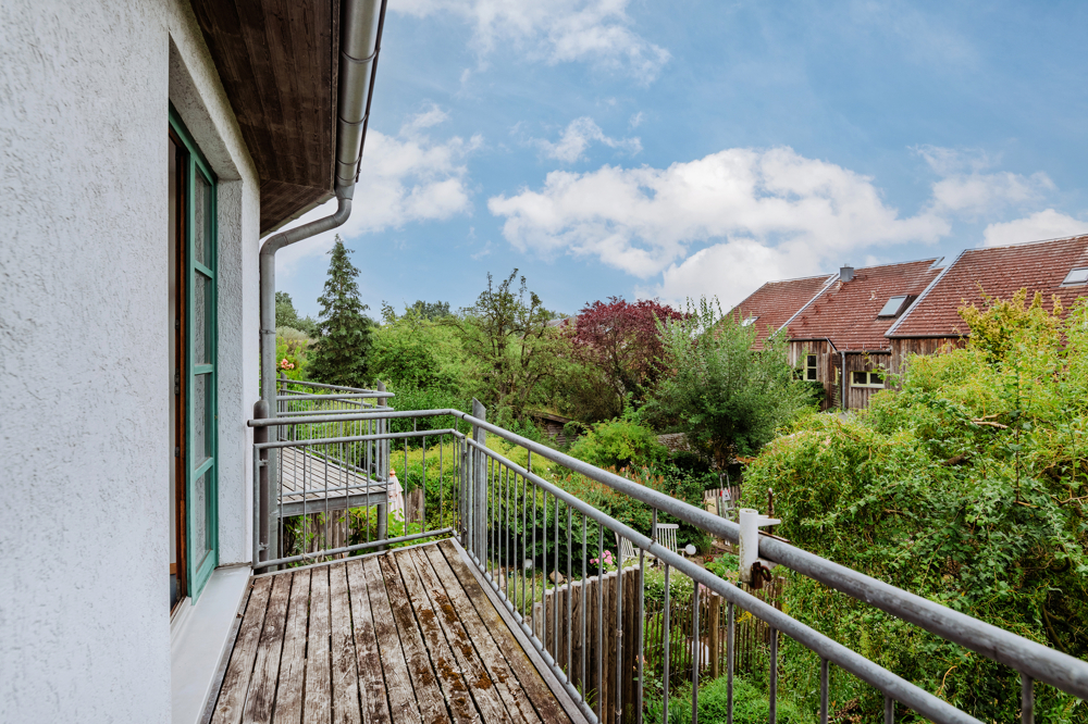 Nachhaltiges Reihenendhaus mit viel Charakter - Balkon