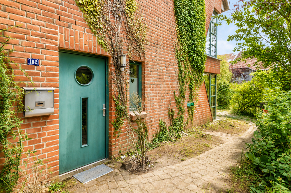 Nachhaltiges Reihenendhaus mit viel Charakter - Hauseingang