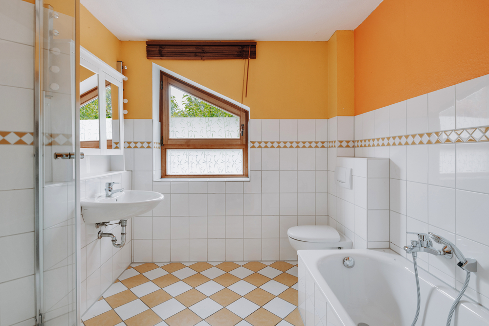 Nachhaltiges Reihenendhaus mit viel Charakter - Badezimmer