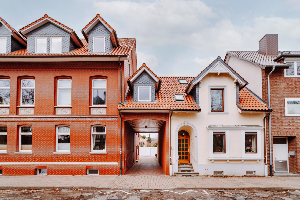 Direkt im Roten Feld - Vermietete Terrassenwohnung - Hausansicht
