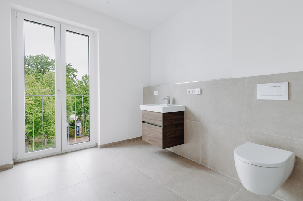 Großzügige, zentrale 3-Zimmer-Wohnung mit Balkon - Bild