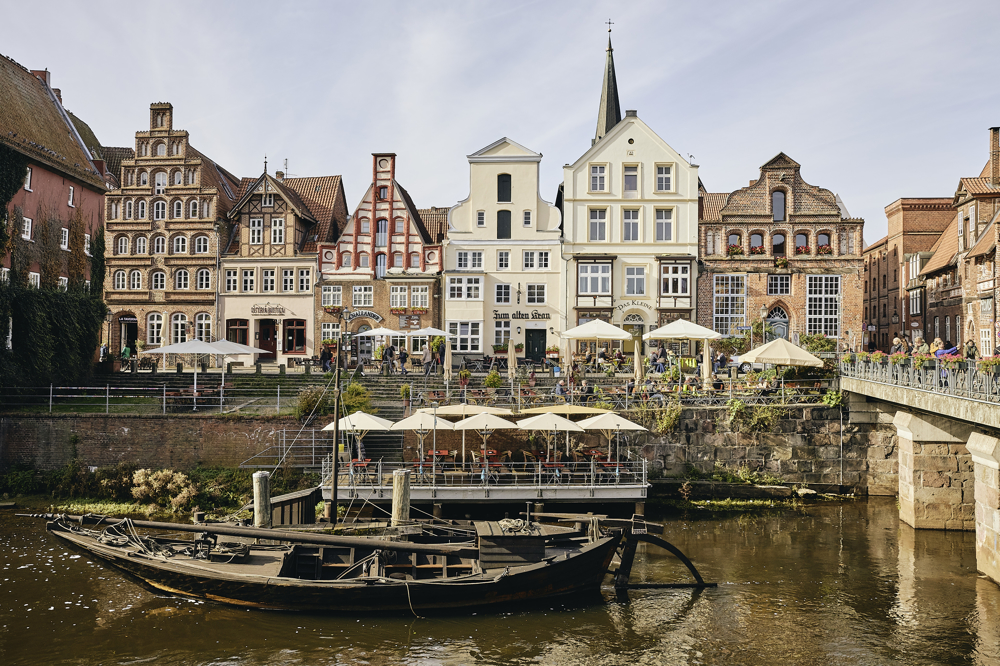 Großzügige, zentrale 3-Zimmer-Wohnung mit Balkon - Lüneburg