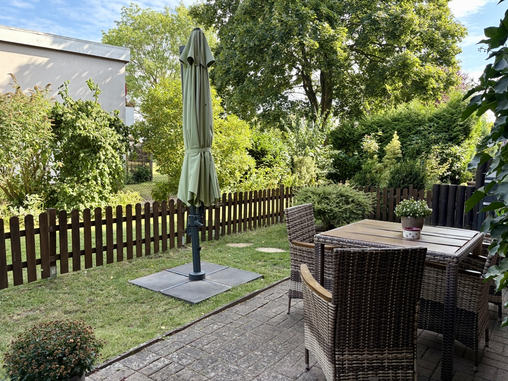 Vermietete 2-Zimmer-Wohnung in Adendorf auf Erbbaurecht - Idyllische Terrasse mit Garten