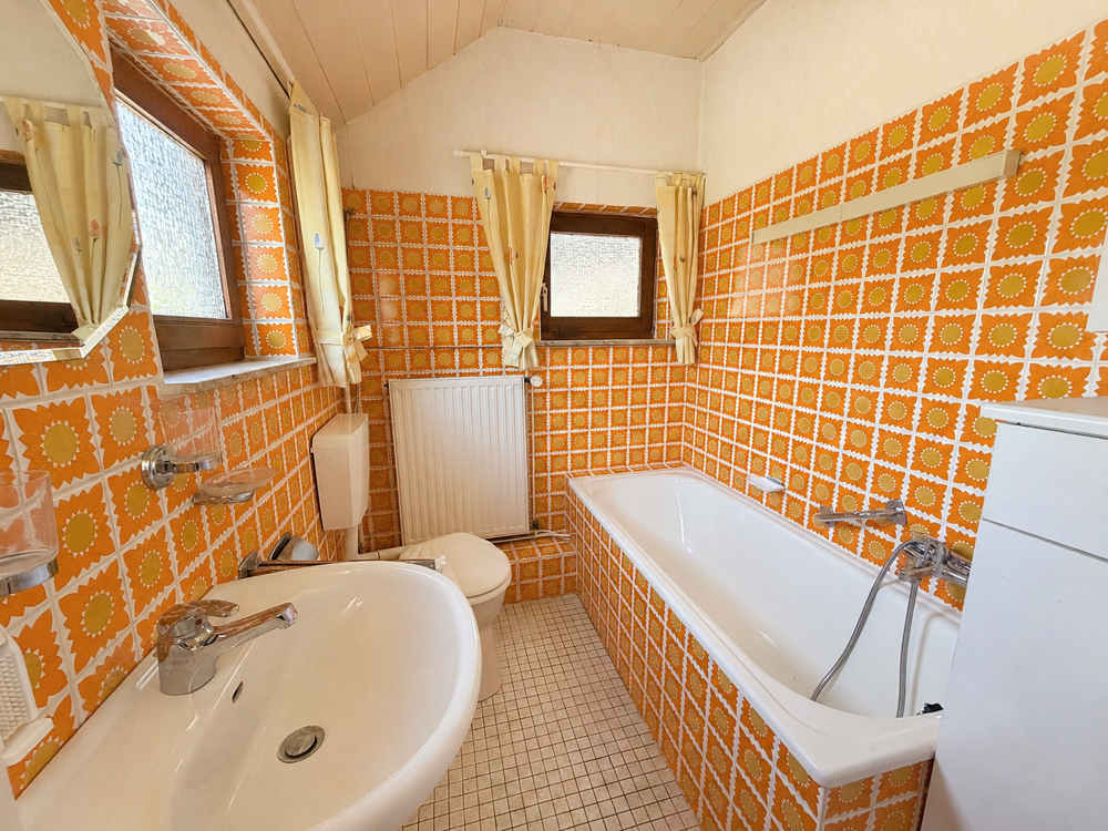 Einfamilienhaus mit Charakter und großem Garten - Badezimmer