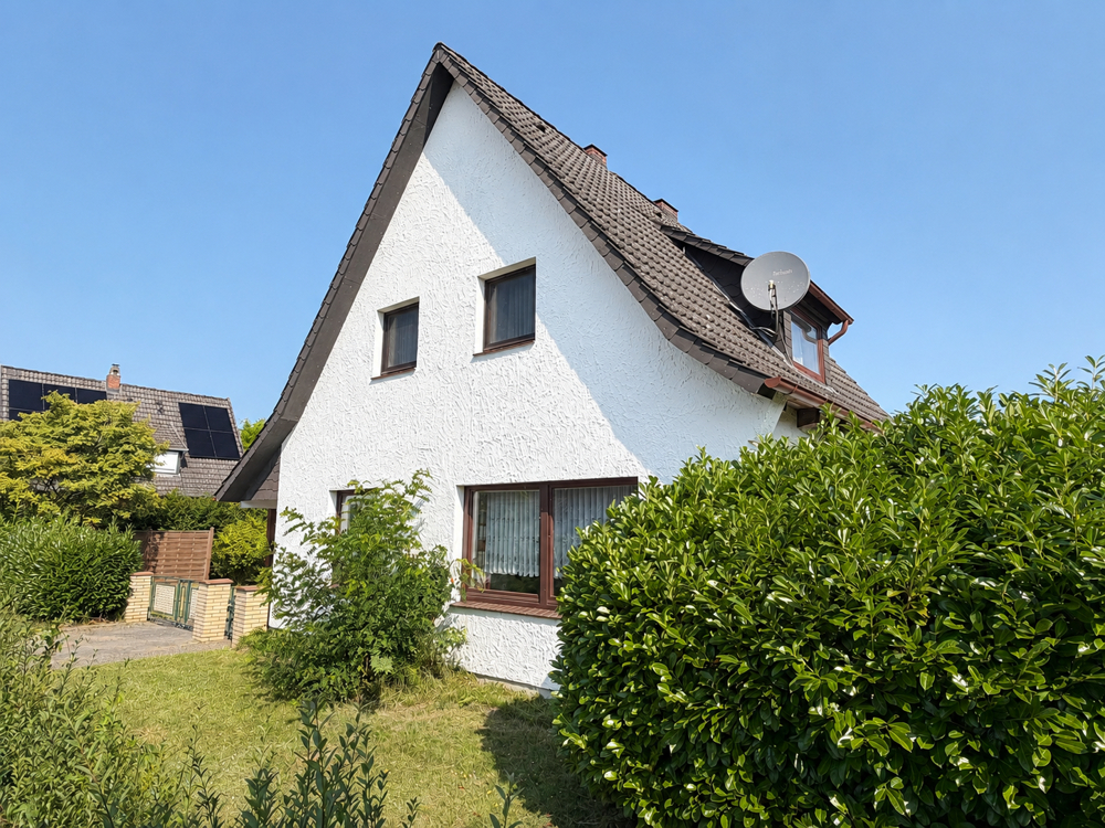 Einfamilienhaus mit Charakter und großem Garten - Hausansicht