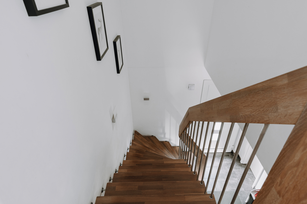 Modernes Wohnglück mit Wintergarten in Boltersen - Treppe