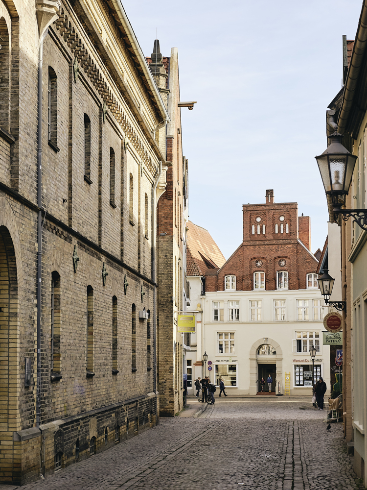 Provisionsfrei ins neue Zuhause – Exklusive 3-Zimmer-Wohnung mit Balkon - Lueneburg