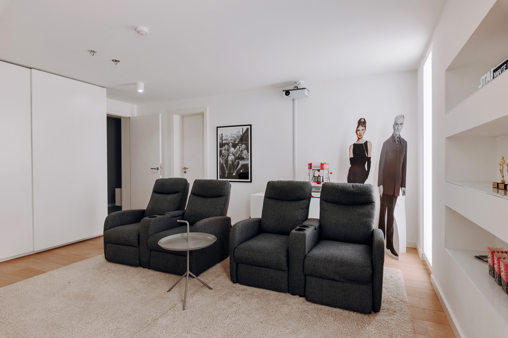 Exklusive Architektenvilla in Lüneburg-Häcklingen! - Kinozimmer