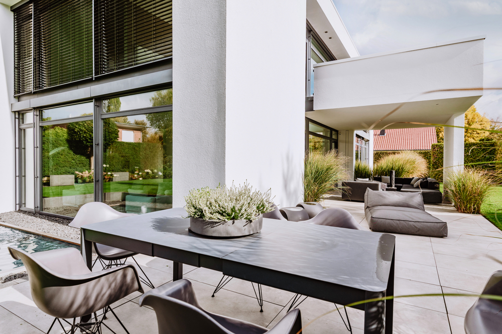 Exklusive Architektenvilla in Lüneburg-Häcklingen! - Komfortabler Terrassenbereich