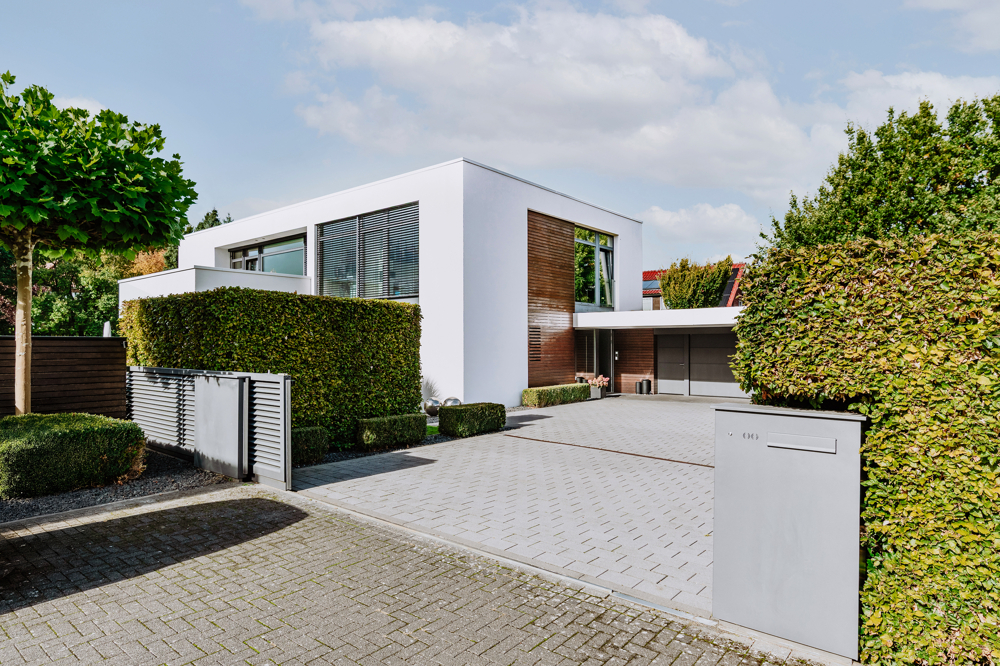 Exklusive Architektenvilla in Lüneburg-Häcklingen! - Vorderansicht