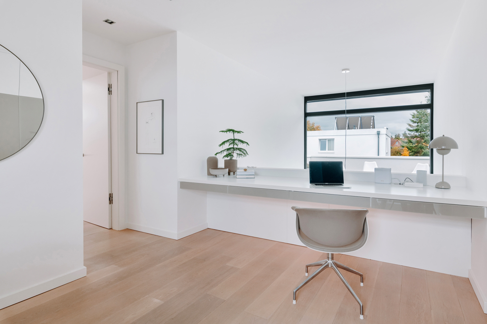 Exklusive Architektenvilla in Lüneburg-Häcklingen! - Arbeitsbereich mit Weitblick