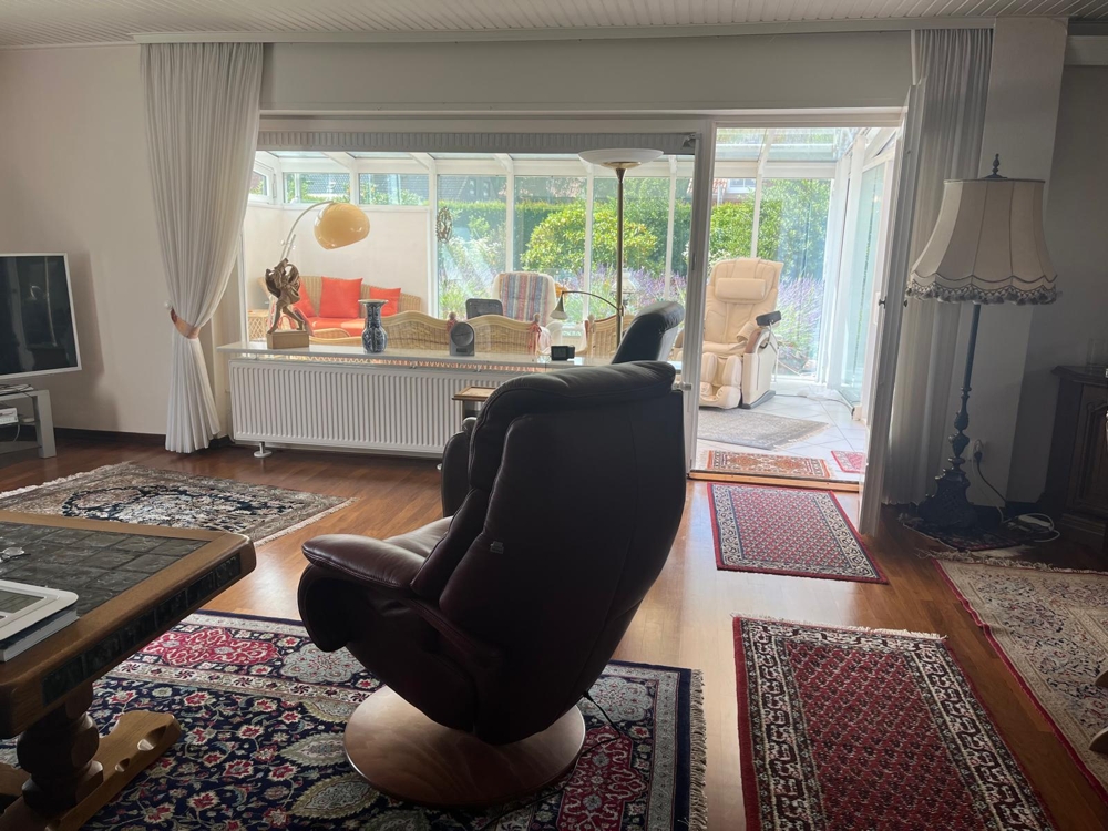 Einfamilienhaus mit Potenzial - Wohnzimmer (2)
