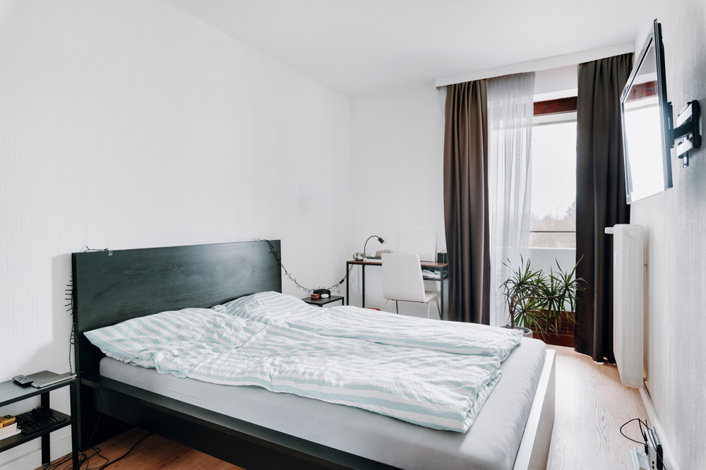 Gut vermietete 2-Zimmer-Wohnung mit Balkon & Aufzug - Schlafzimmer