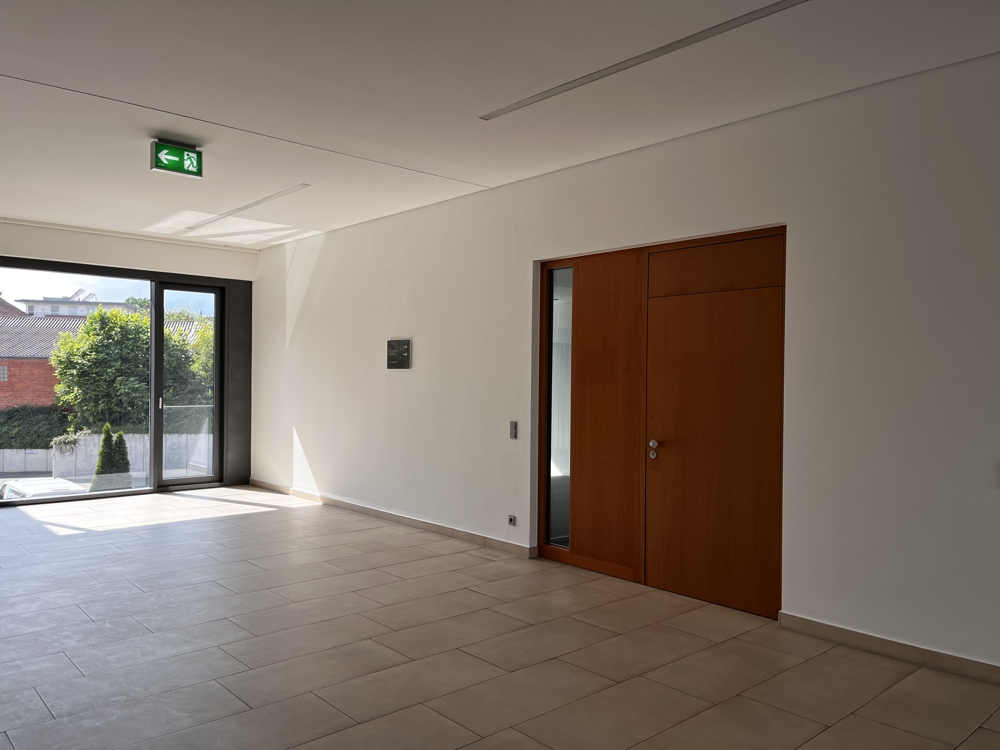 * Moderne Bürofläche Vor dem Bardowicker Tore * - Eingang