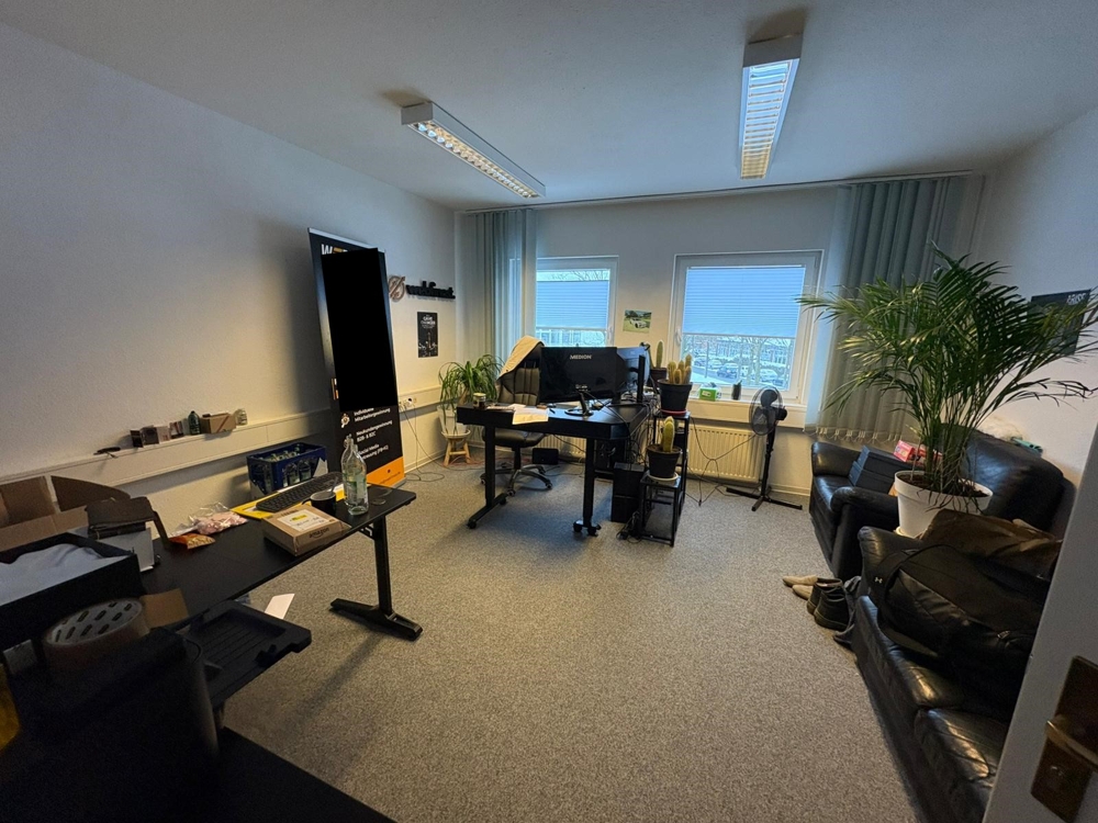 * Bürofläche mit viel Tageslicht in der Stadtkoppel * - Büro