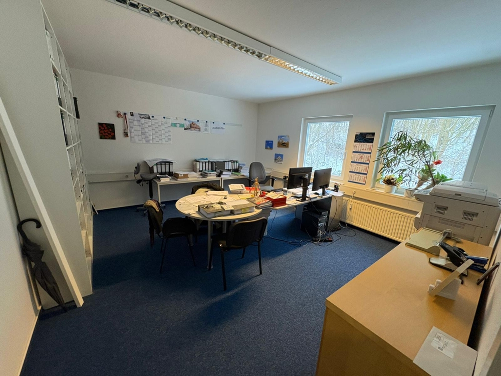 * Bürofläche mit viel Tageslicht in der Stadtkoppel * - Büro