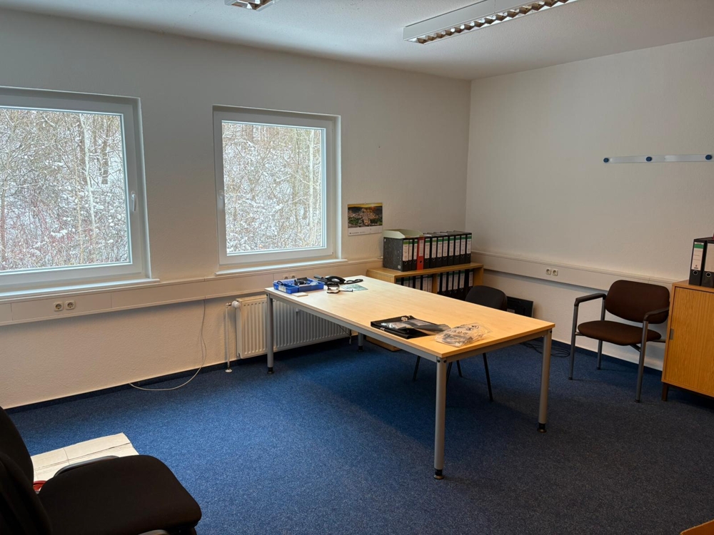 * Bürofläche mit viel Tageslicht in der Stadtkoppel * - Büro